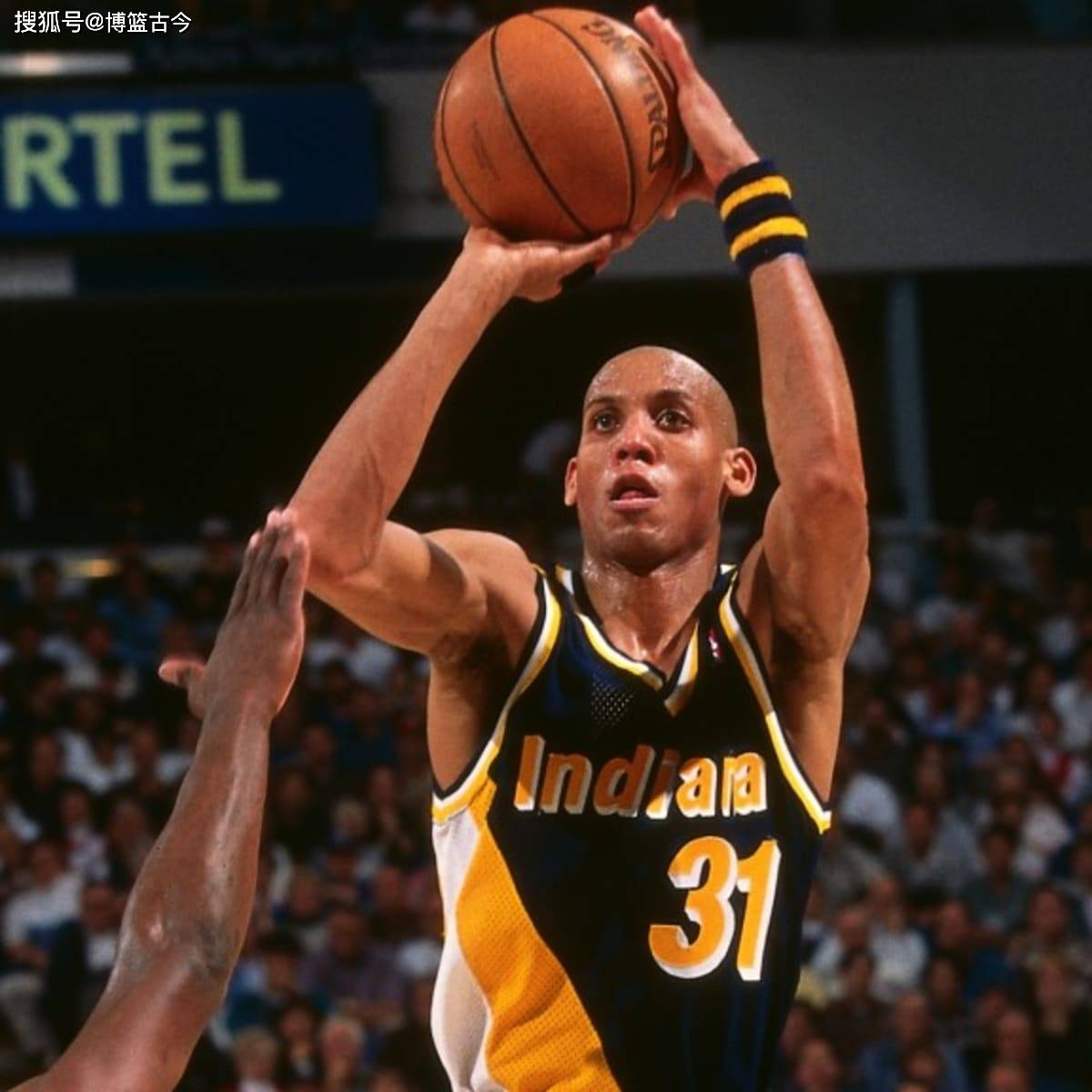 她一路过关 她一路过关