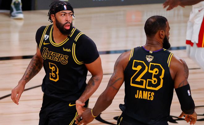 跑卫之达阵 跑卫之达阵